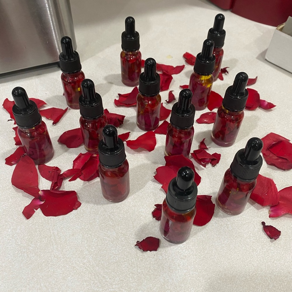 IVY Rose Oil 🥀